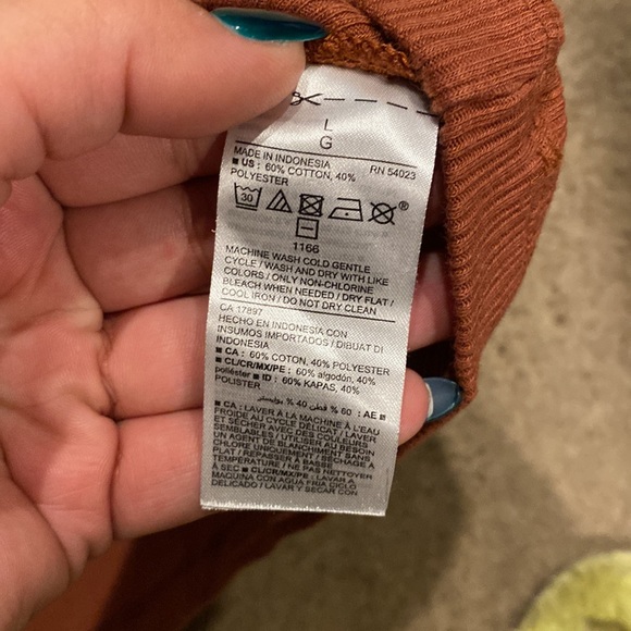 Old Navy Tie Up Tank - Picture 3 of 4